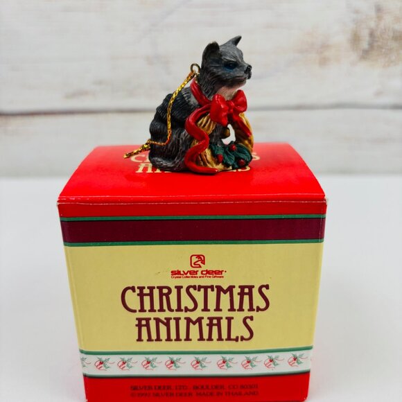 Silver Deer Tom Rubel Christmas Animals Gray Cat with Wreath Ornament - Picture 3 of 10